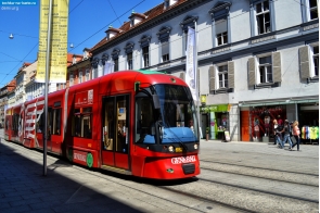 Австрия. Трамвай на улице Херренгассе в Граце