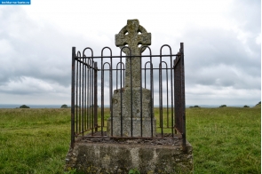 Ирландия. Кельтский крест на Холме Тара