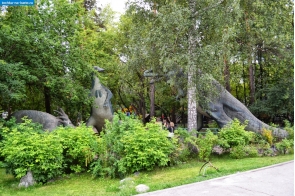 Новосибирская область. Скульптуры динозавров в Новосибирском зоопарке