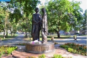 Омская область. Памятник Петру и Февронии в Омске