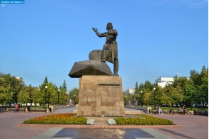 Челябинская область. Монумент доблестным танкистам в Челябинске