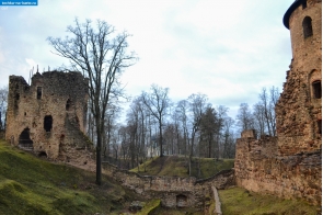 Латвия. Западная башня первого форбурга в Венденском замке в Цесисе