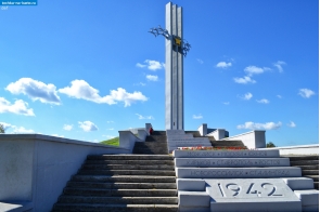 Саратовская область. "Журавли" - памятник саратовцам, погибшим во Второй мировой войне