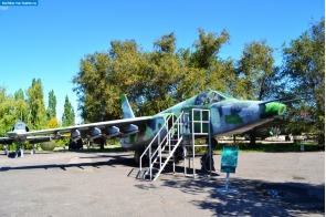 Саратовская область. Самолёт СУ-25 (штурмовик "Грач") в музее боевой славы в Саратове