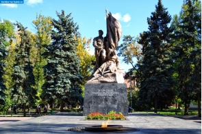 Саратовская область. Памятник борцам социалистической революции 1917 года в Саратове