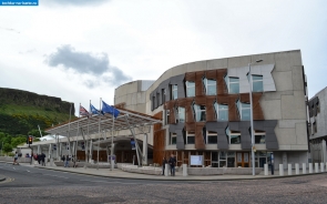 Шотландия. Здание парламента Шотландии в Эдинбурге