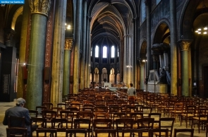 Париж. В церкви Сен-Жермен-де-Пре в Париже