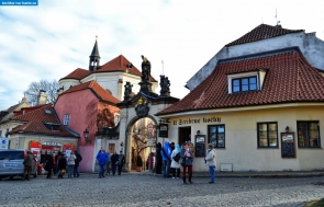 Чехия. Вход в Страговский монастырь в Праге