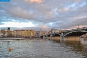 Чехия. Йираскув мост в Праге