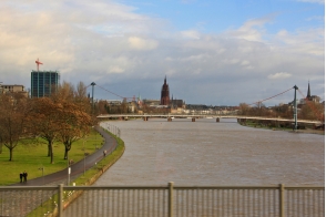 Германия. Река Майн во Франфурте-на-Майне