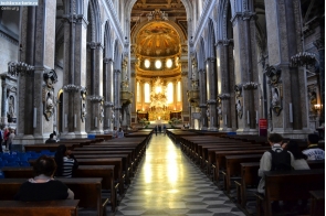 Кампания. Собор Святого Януария в Неаполе изнутри
