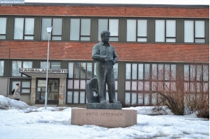 Финляндия. Памятник финскому писателю Унто Сеппанену в Коуволе