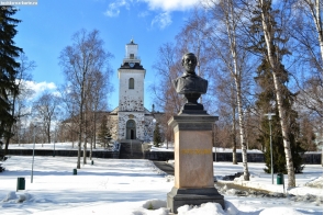 Финляндия. Памятник писателю Йохану Вильгельму Снельману в Куопио
