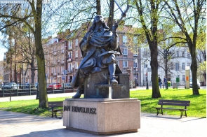 Польша. Памятник Яну Гевелию в Гданьске