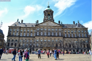 Нидерланды. Королевский дворец в Амстердаме