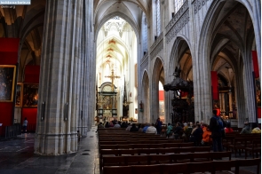 Бельгия. Внутри Собора Антверпенской Богоматери