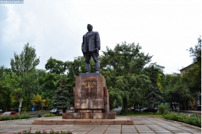 Украина. Памятник Артёму (Ф.А.Сергееву) в Донецке
