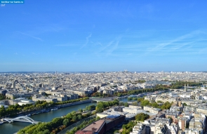 Париж. Вид с Эйфелевой башни на Сену
