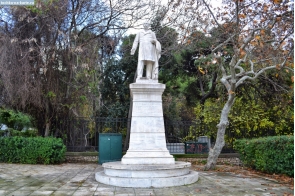 Греция. Памятник Георгиосу Авероффу в Афинах