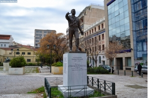 Греция. Памятник Александросу Панагулису в Афинах