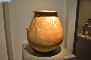 Греция. Кикладская ваза в национальном археологическом музее Греции