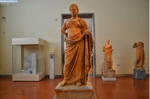 Греция. Статуя богини Фемиды в национальном археологическом музее Греции