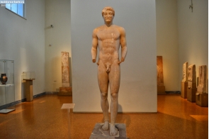 Греция. Статуя юноши-атлета в национальном археологическом музее Греции