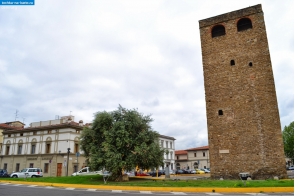 Тоскана. Башня старого монетного двора во Флоренции
