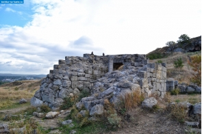 Крым. Руины древнего города Пантикапей на горе Митридат в Керчи