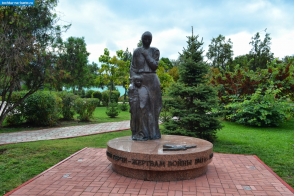 Крым. Памятник детям Керчи - жертвам войны
