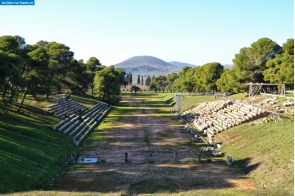 Греция. Древний стадион в Эпидавре