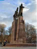Литва. Памятник князю Гедиминасу в Вильнюсе