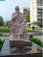 Саратовская область. Памятник писателю Константину Федину в Саратове
