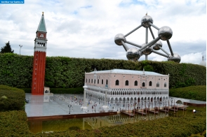 Бельгия. Модель колокольни и дворца Дожей в Венеции в парке Мини-Европа в Брюсселе