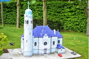 Бельгия. Модель братиславской Голубой церкви в парке Мини-Европа в Брюсселе