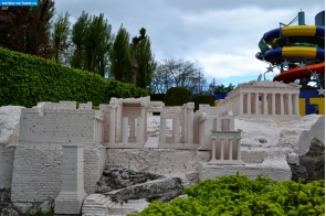 Бельгия. Модель афинского Акрополя в парке Мини-Европа в Брюсселе