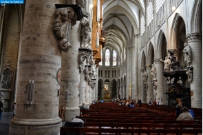 Бельгия. Внутри собора Святых Михаила и Гудулы в Брюсселе