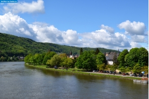 Германия. Вид на реку Мозель в городе Бернкастель-Кус