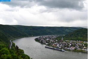 Германия. Вид на реку Рейн от замка Марксбург