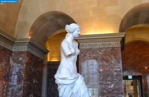 Париж. Венера Милосская в Лувре