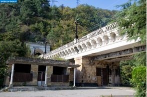 Абхазия. Железнодорожный мост в Гагре