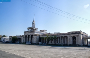 Абхазия. Железнодорожный вокзал в Сухуме