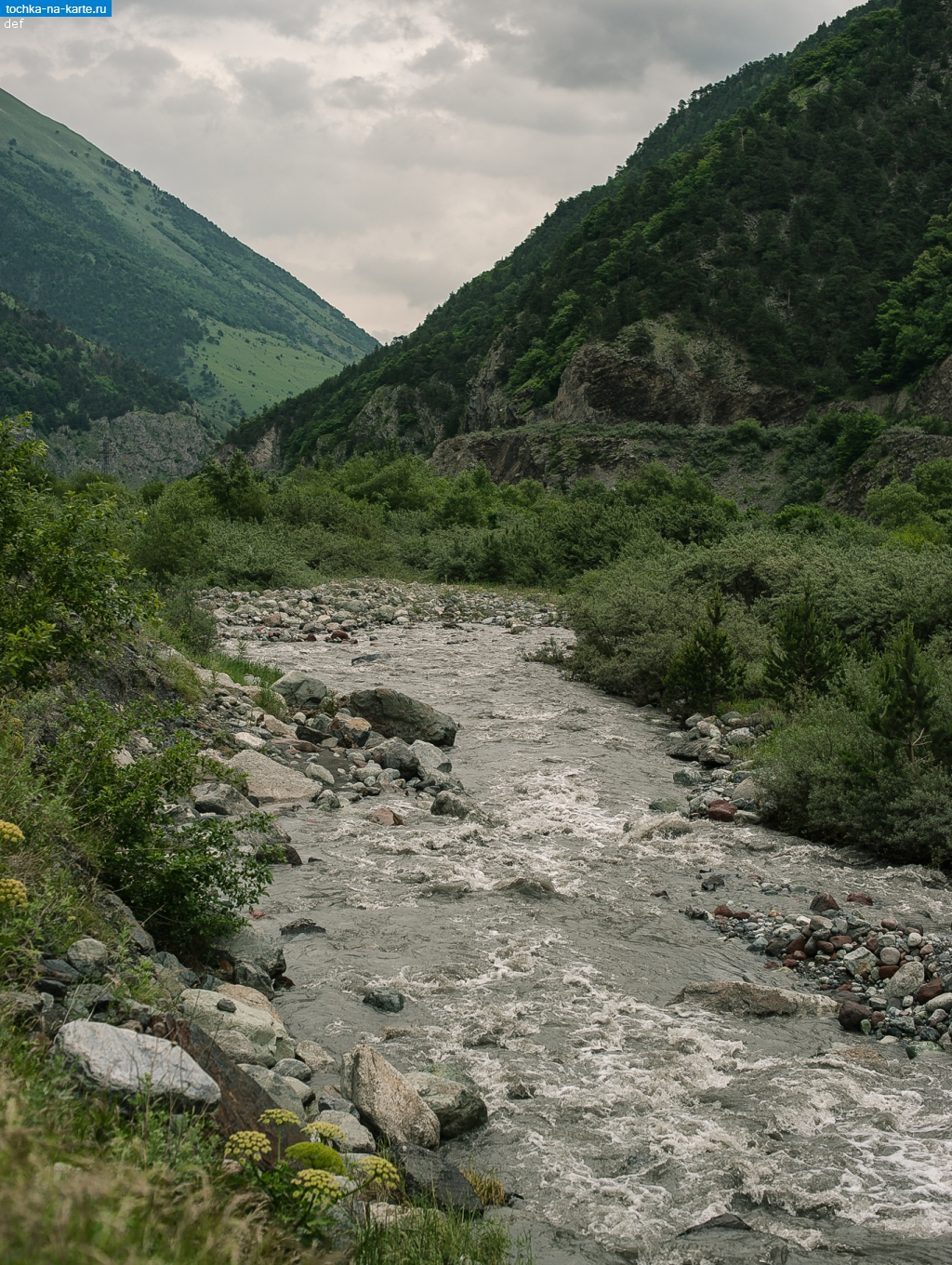 Северная Осетия. Река Терек возле пункта пропуска Верхний Ларс в Северной Осетии