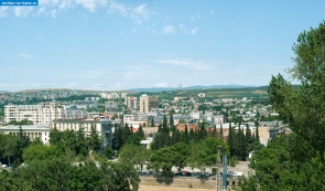 Грузия. Вид на Тбилиси от площади Революции Роз