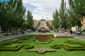 Армения. Возле Ереванского Каскада