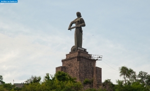 Армения. Монумент "Мать Армения" в Ереване