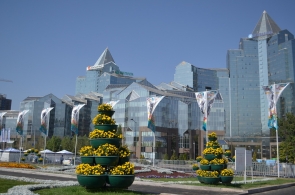 Алматы. Бизнес центр Нурлы Тау.