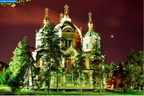 Алматы. Свято-Воскресенский Кафедральный собор. ( самый высокий в мире построенный из дерева )