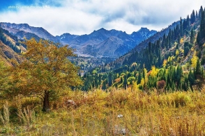 Алматы. Осень в горах Алматы.