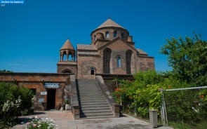 Армения. Церковь Святой Рипсимэ в Вагаршапате